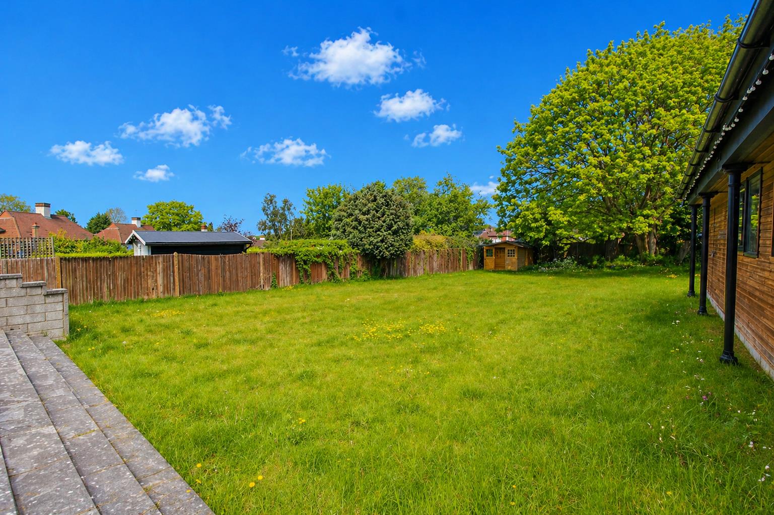 Roundwood Way, Banstead